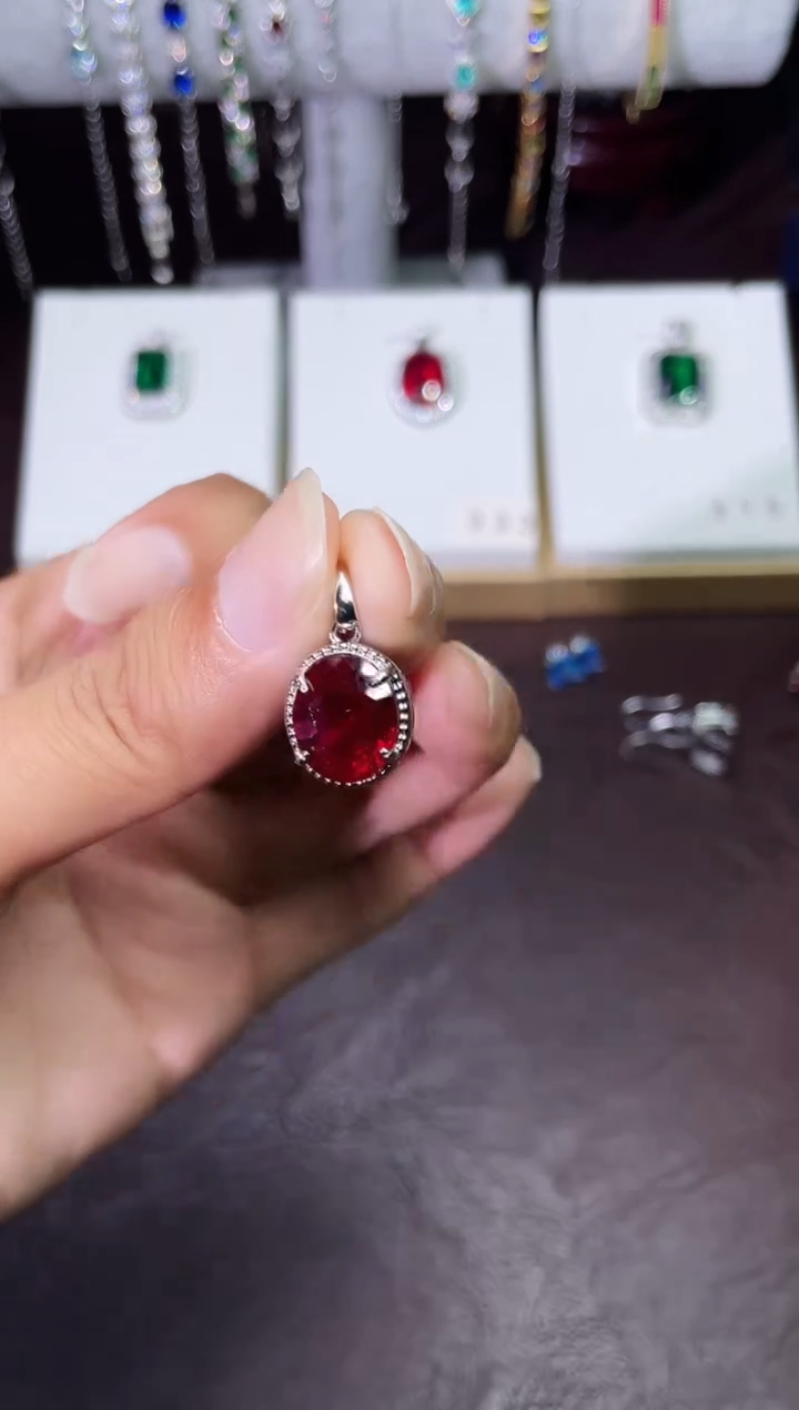 合金合成钻石红宝吊坠