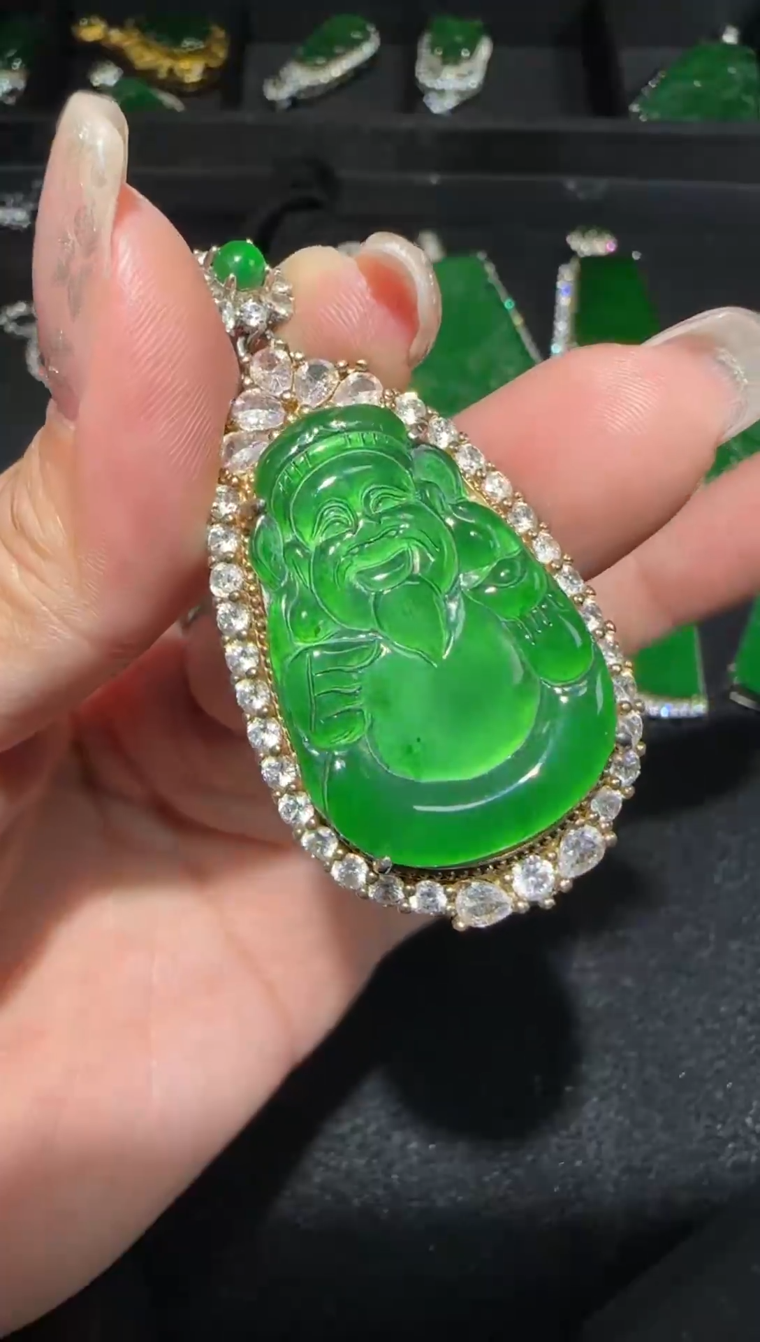 【闪购商品】翡翠吊坠(赠链)未镶嵌多样性发货拍一发一