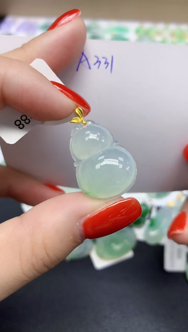 颈饰18K金镶嵌翡翠天然缅甸翡翠A货翡翠百元以上9元证书费自理