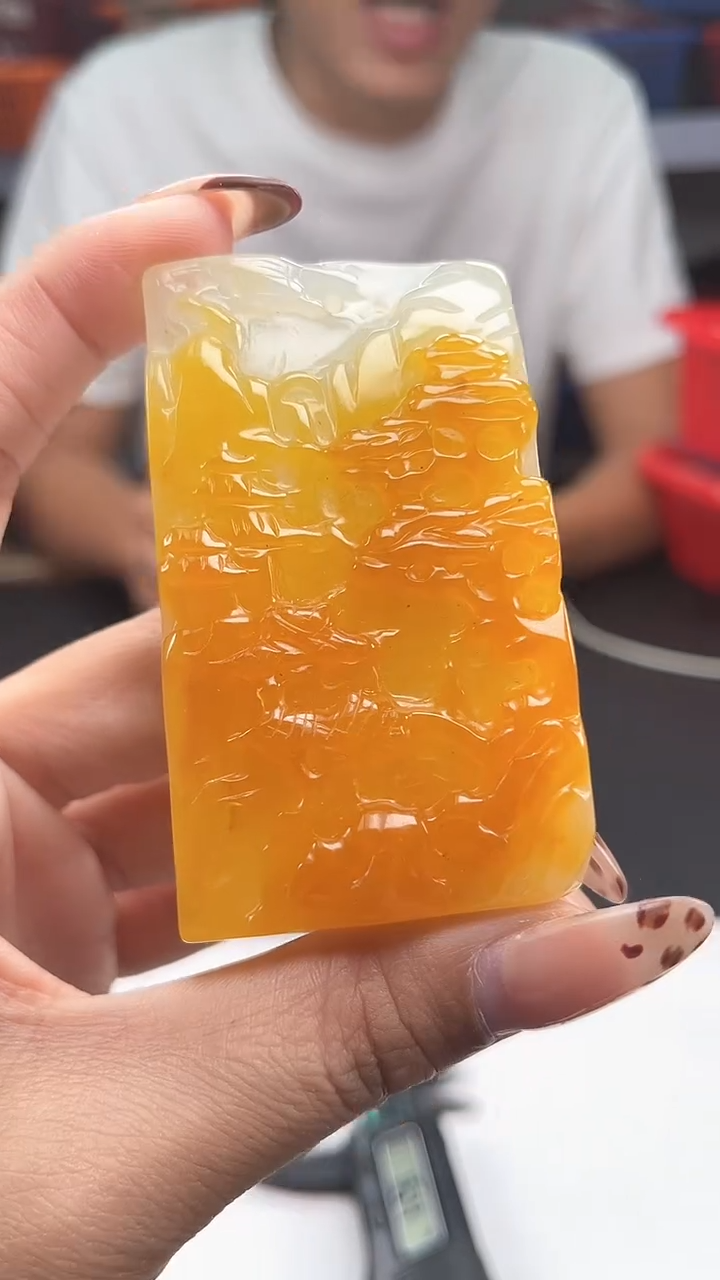 吊坠(赠链)未镶嵌石英质玉黄色吊坠