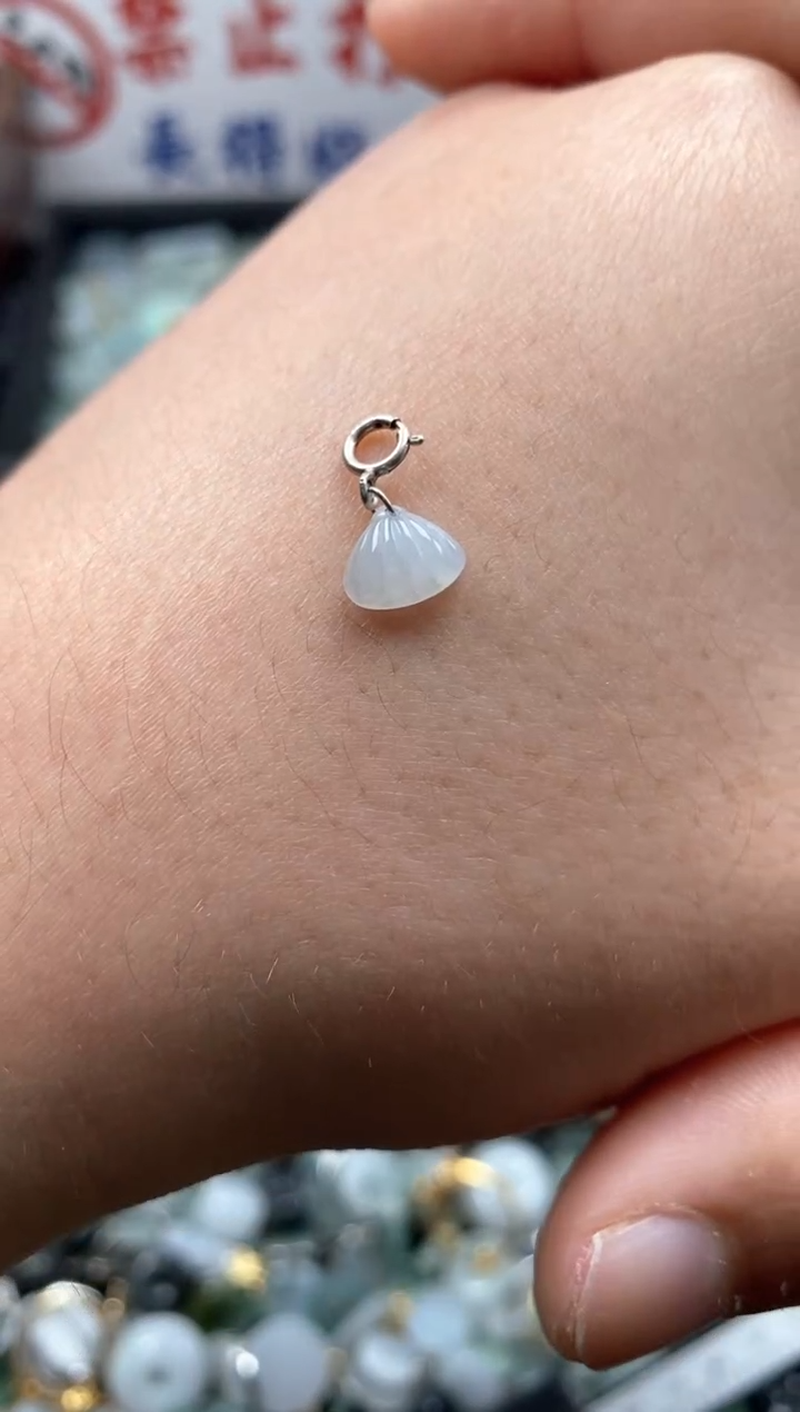 【闪购商品】翡翠颈饰未镶嵌哥哥