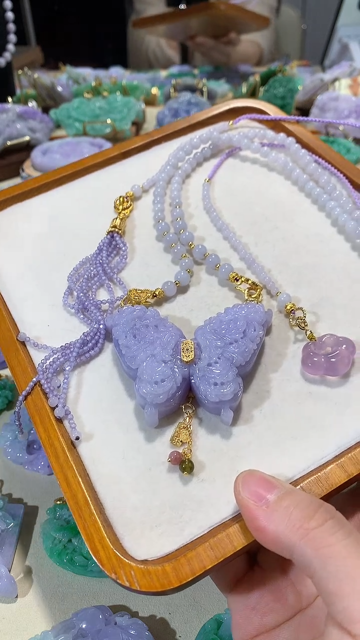 颈饰未镶嵌翡翠吊坠