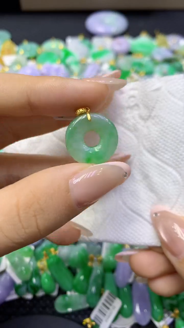 颈饰未镶嵌翡翠天然缅甸翡翠A货