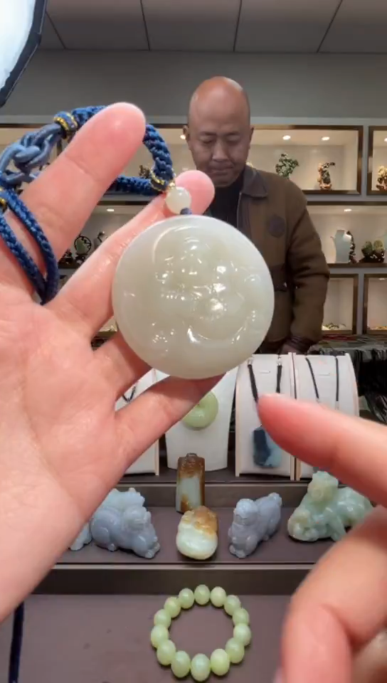 颈饰未镶嵌和田玉苏