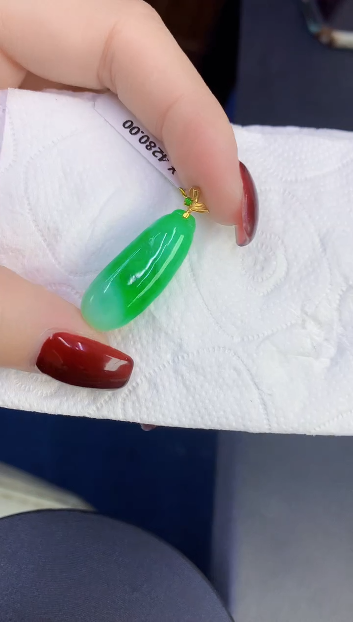 颈饰18K金镶嵌翡翠缅甸天然翡翠a货