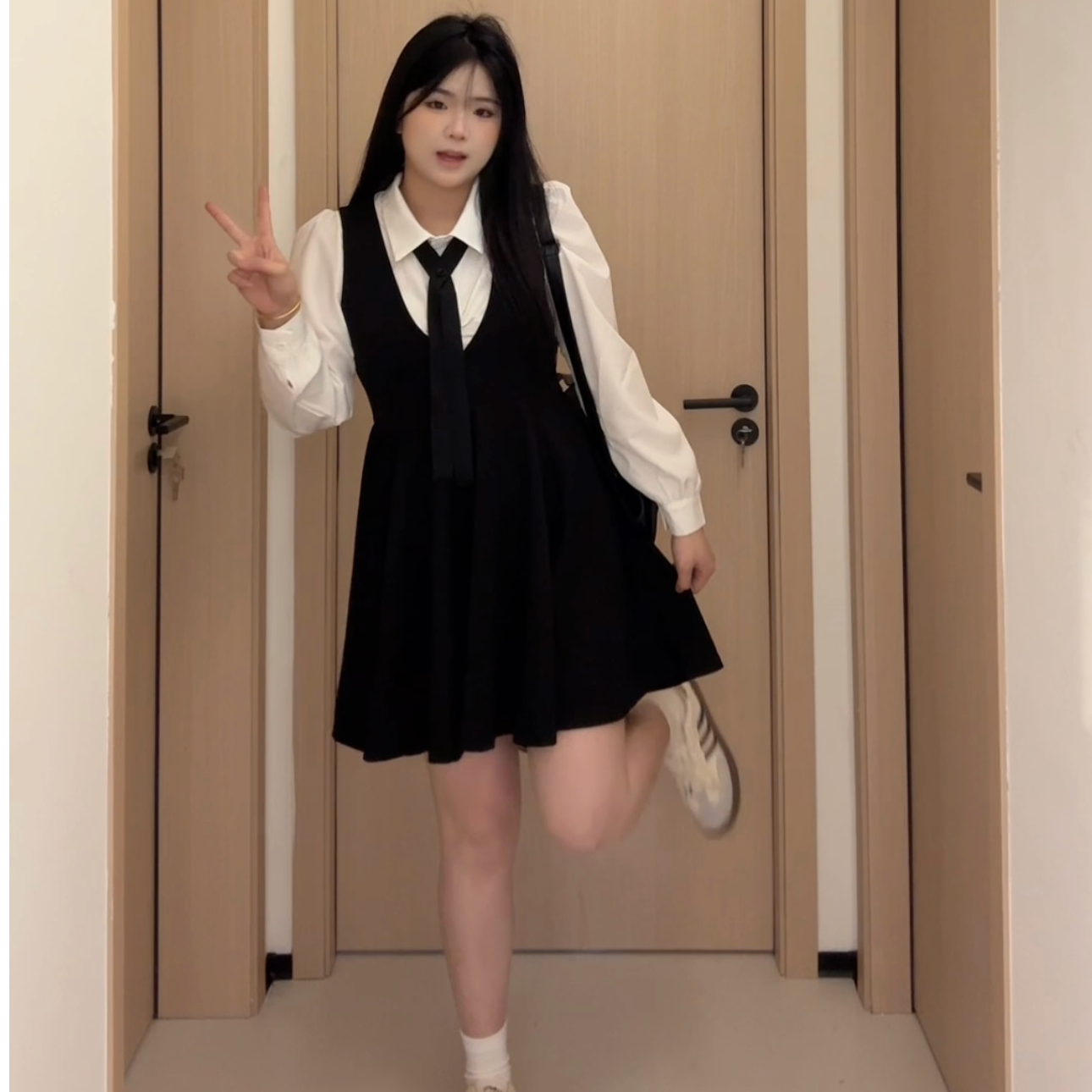 【女高体验卡】大码新款超大裙摆马甲裙衬衫两件套（送领结）