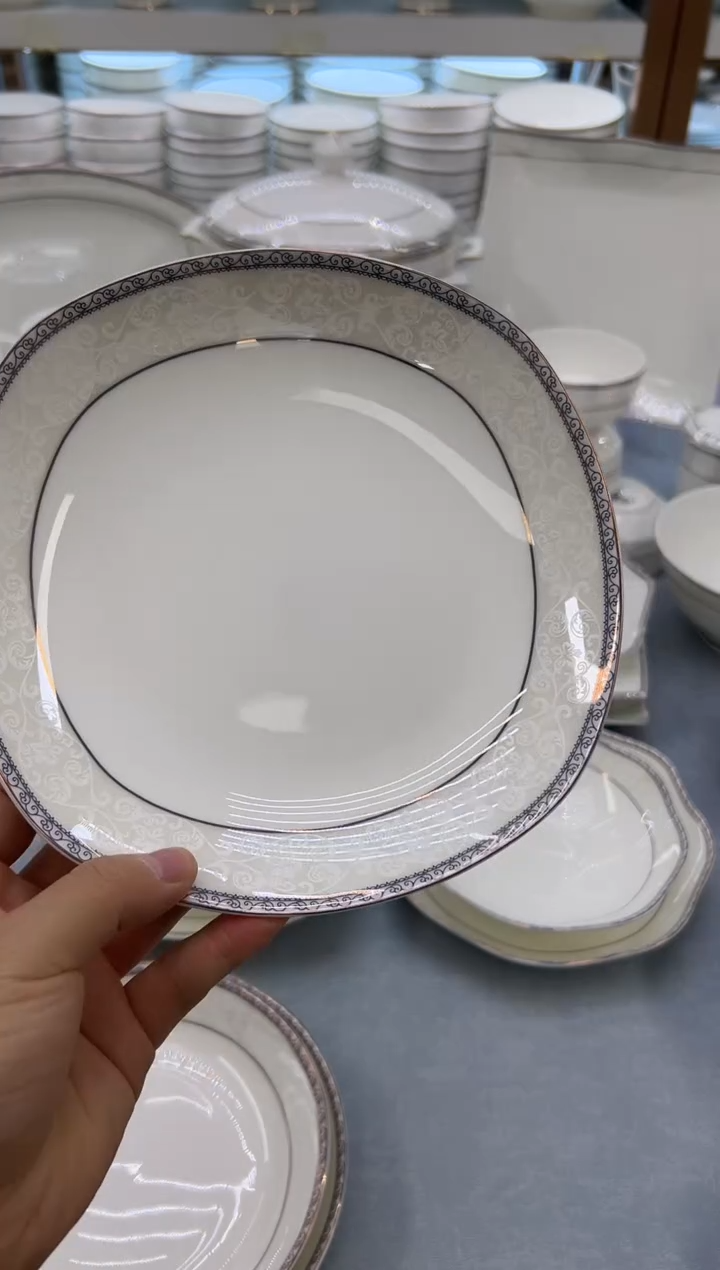 骨瓷玲珑8方2个  