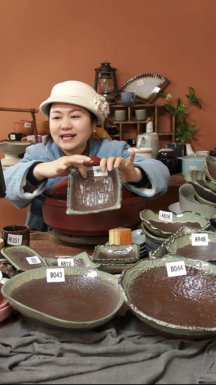 陶瓷A949陶瓷复古窑变釉三足方盘一个微瑕15*4.5