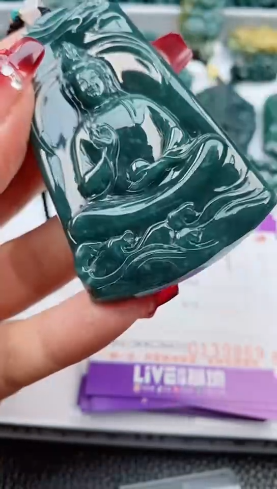 【闪购商品】翡翠颈饰未镶嵌            