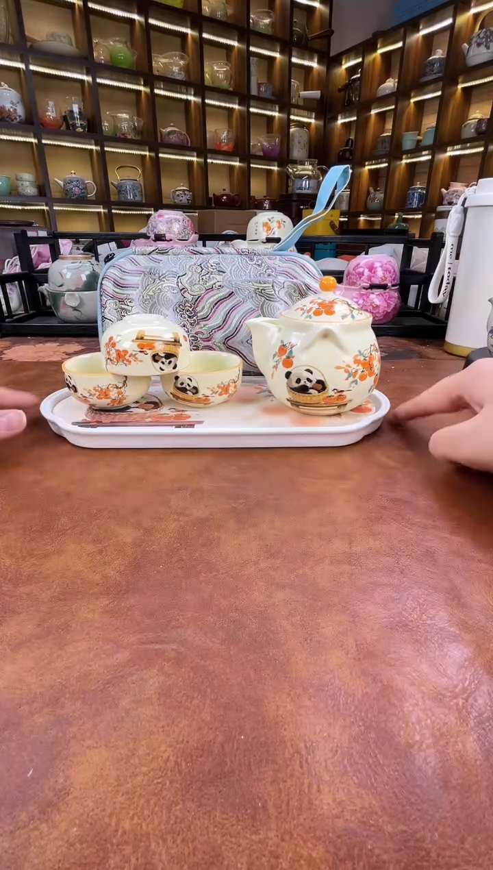 .新款熊猫宝瓶旅行套装+熊猫盘