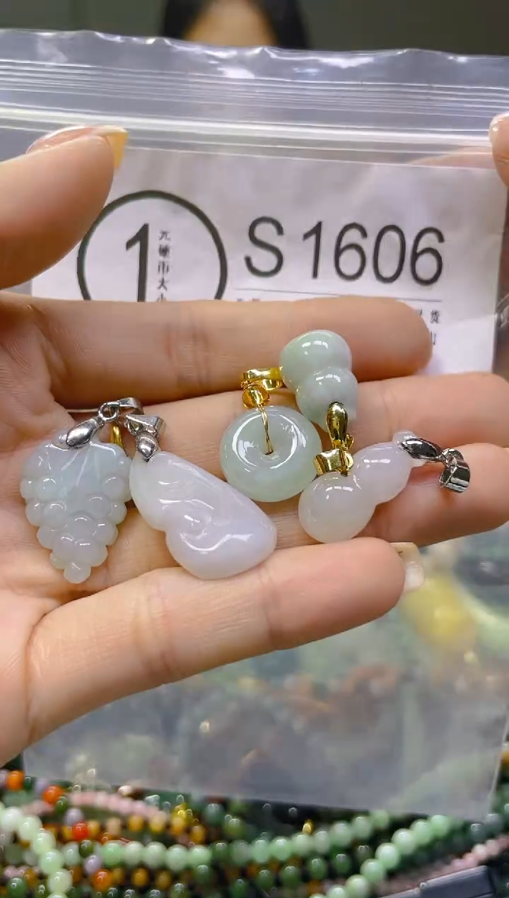 翡翠未镶嵌颈饰/S/翡翠A货一图一物