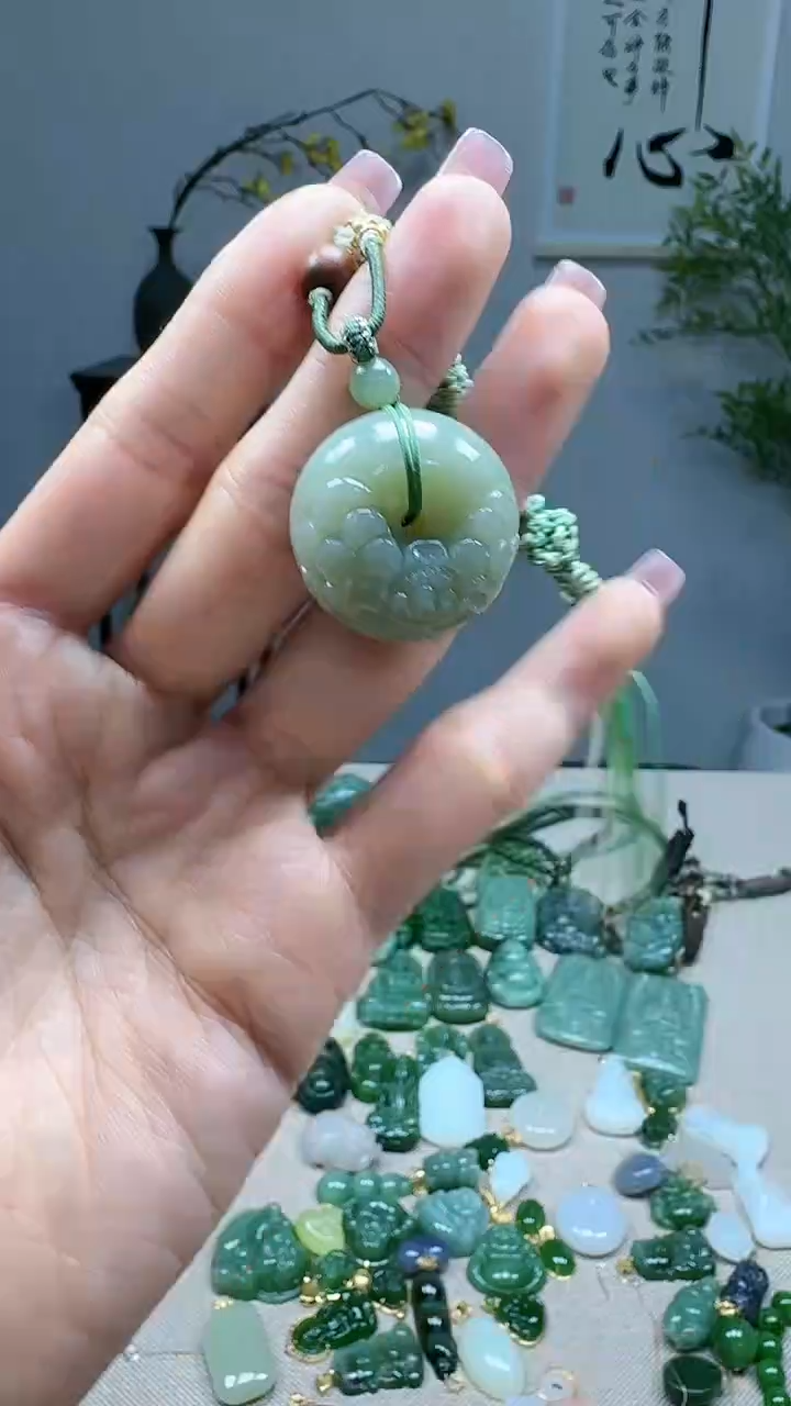 未镶嵌和田玉挂件1