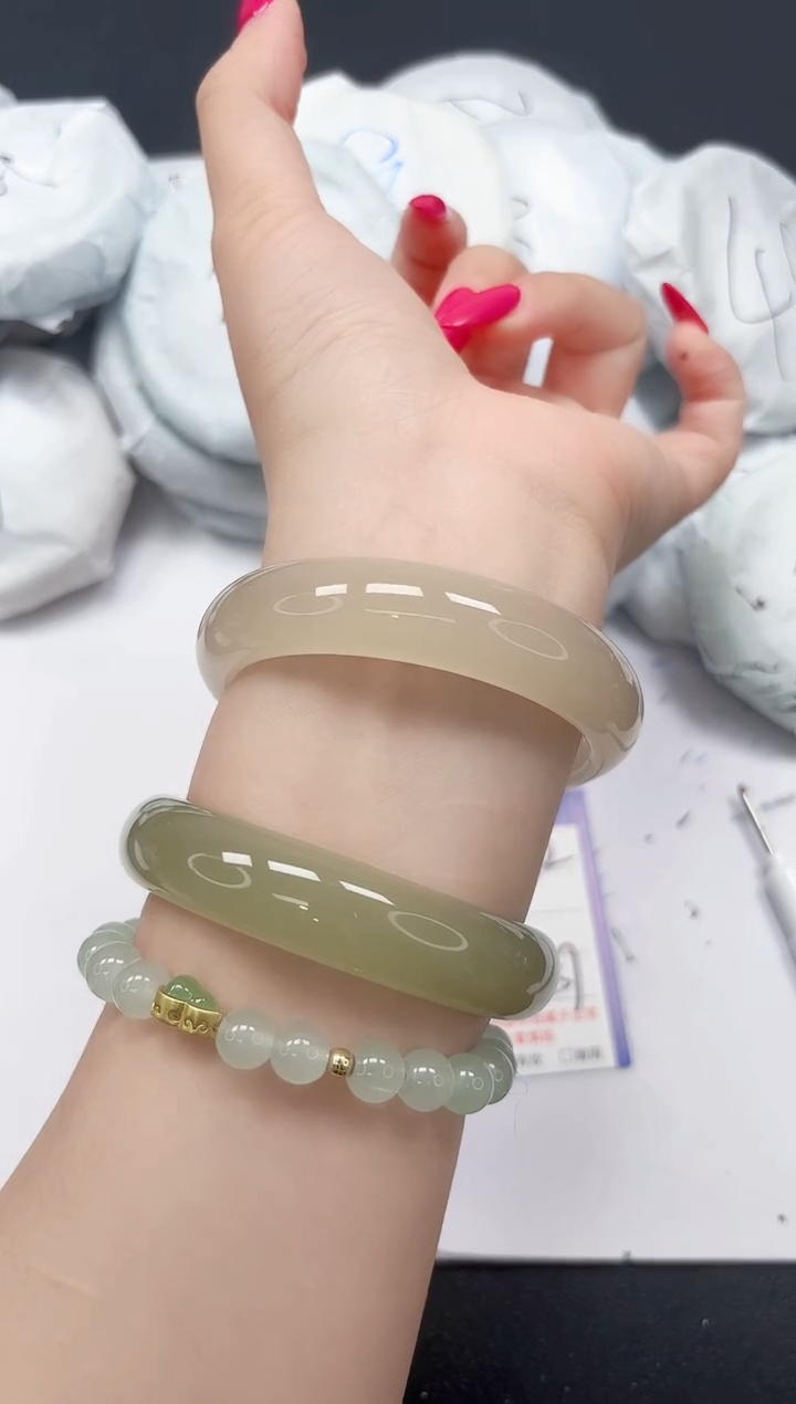 未镶嵌手镯石英质玉A152/5657