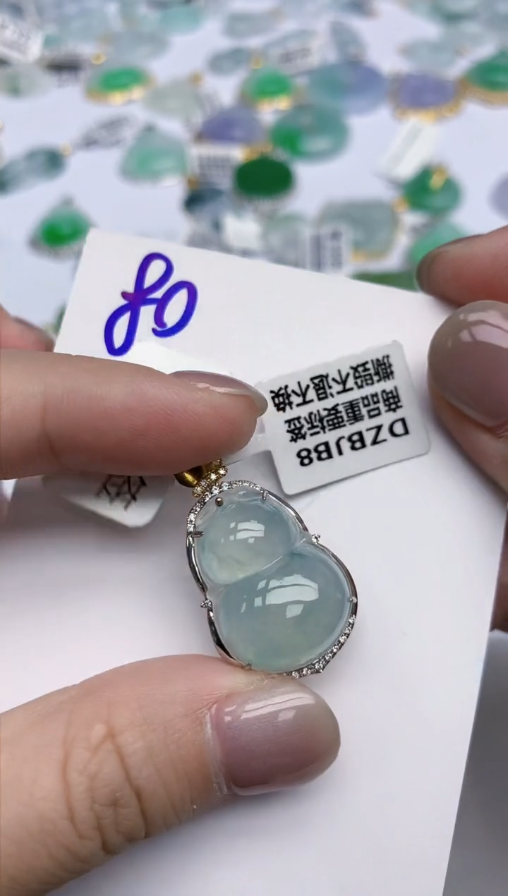 【闪购商品】翡翠颈饰18K金镶嵌天然翡翠A货