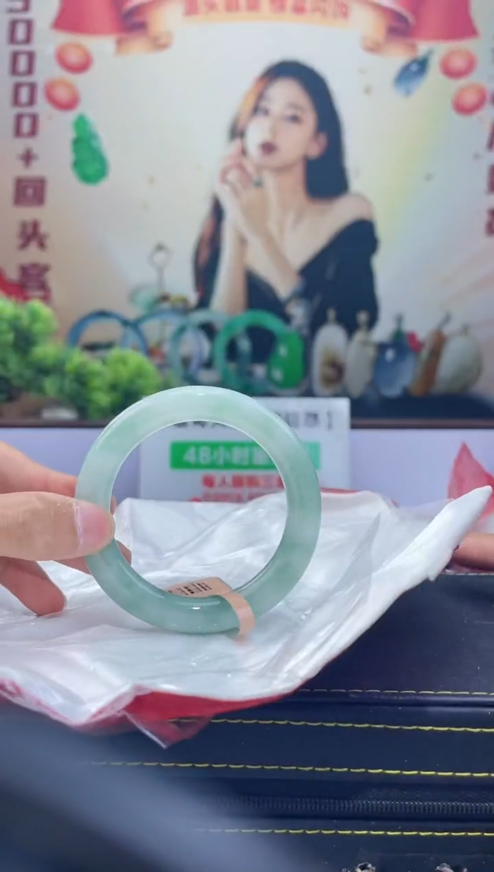 【闪购商品】翡翠手镯未镶嵌手镯5
