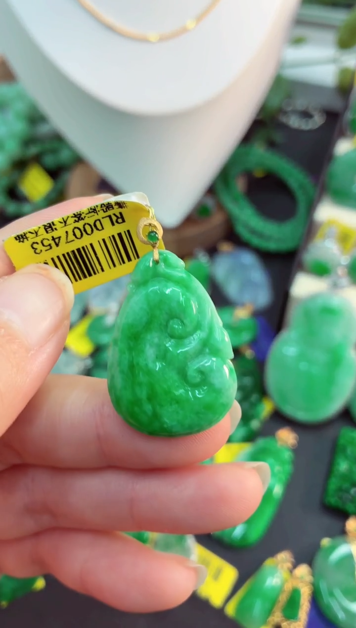吊坠(不含链)18K金镶嵌翡翠挂件