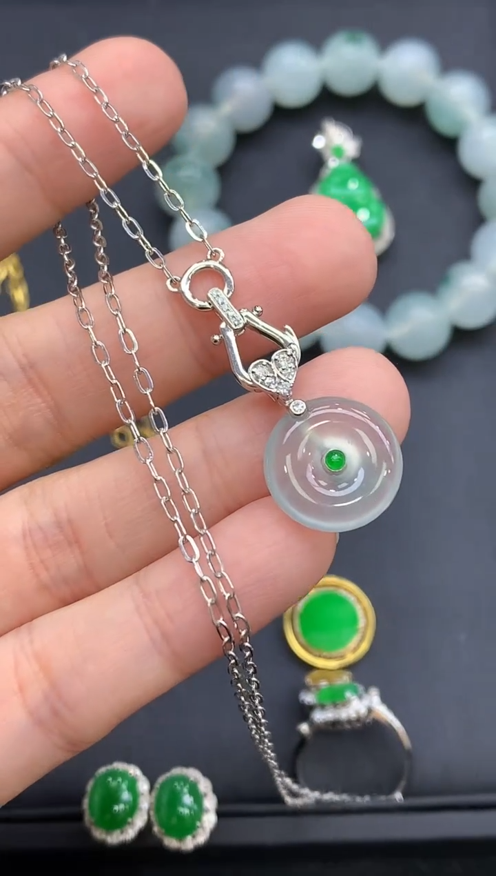 颈饰18K金镶嵌翡翠611-中国好珍宝