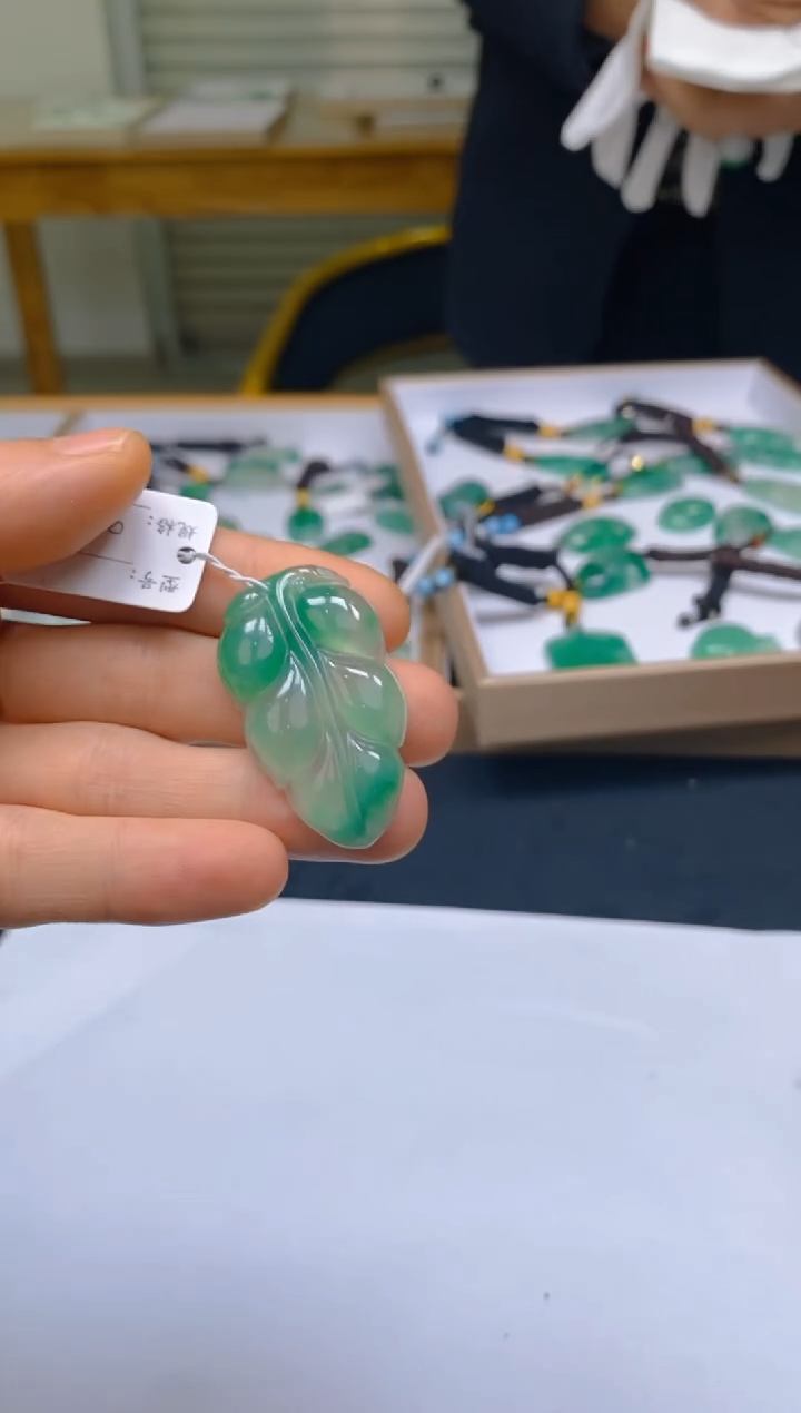 【闪购商品】石英质玉颈饰未镶嵌冰美人非洲翠3062