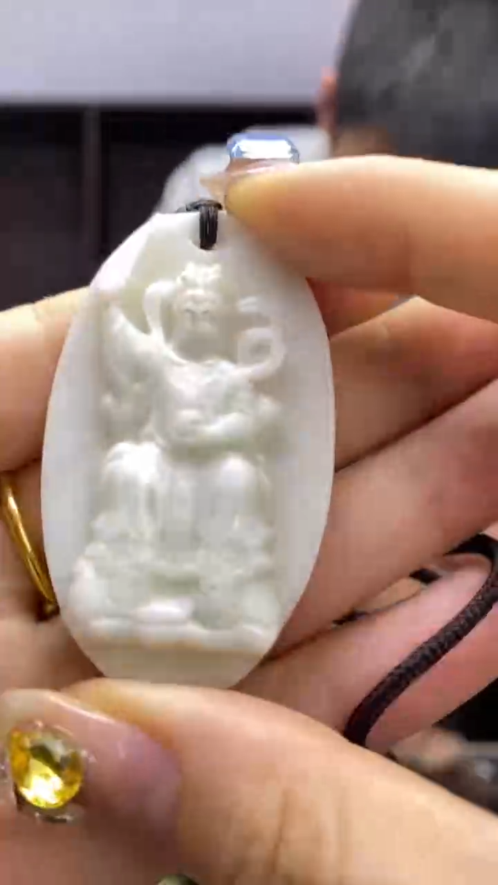 未镶嵌岫玉挂件  