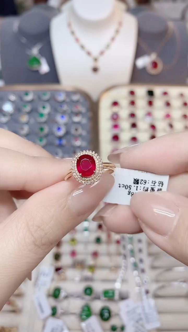 18K金镶嵌碧玺戒指碧玺1.5CT