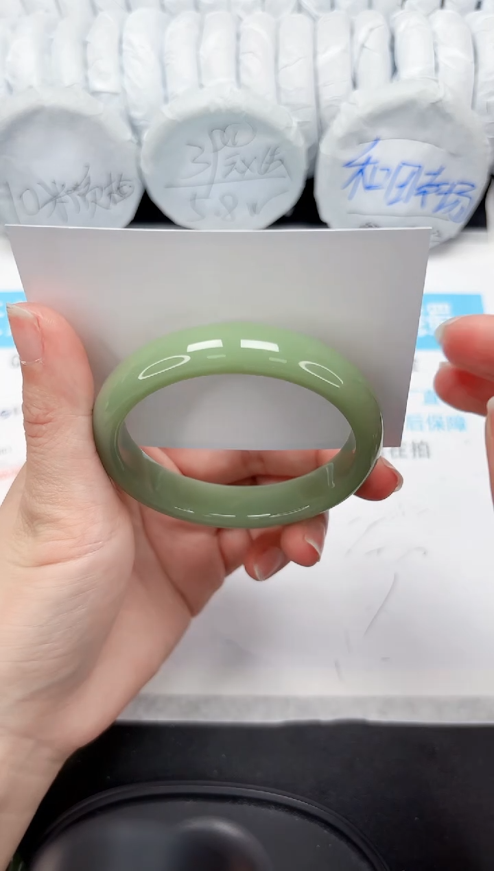 【闪购商品】石英质玉手镯未镶嵌286-59.1