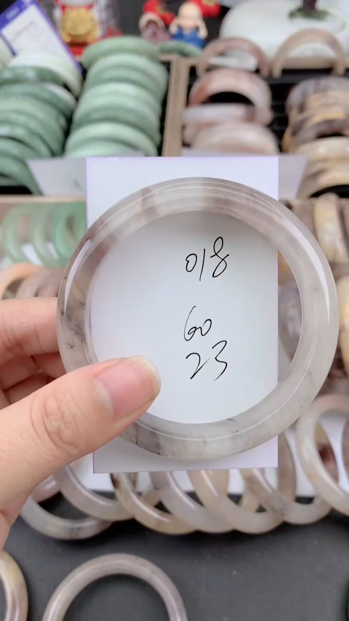 未镶嵌手镯石英质玉018
