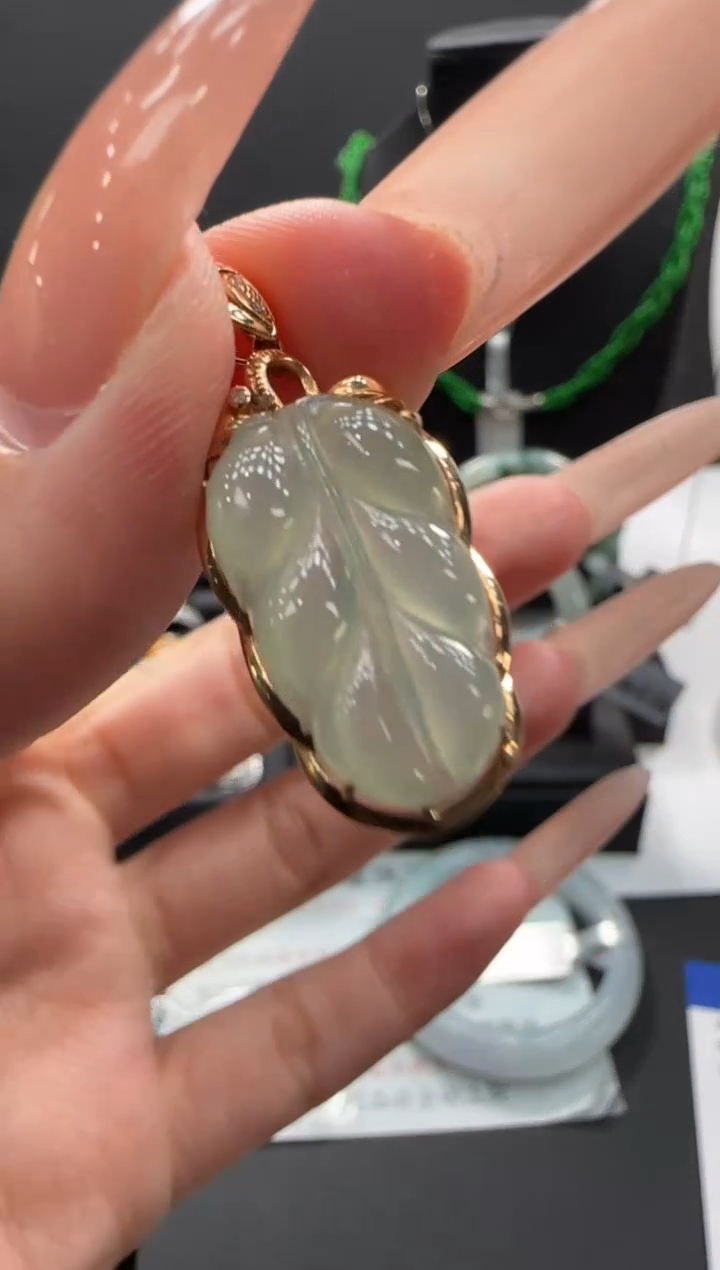 吊坠(不含链)18K金镶嵌翡翠翡翠吊坠