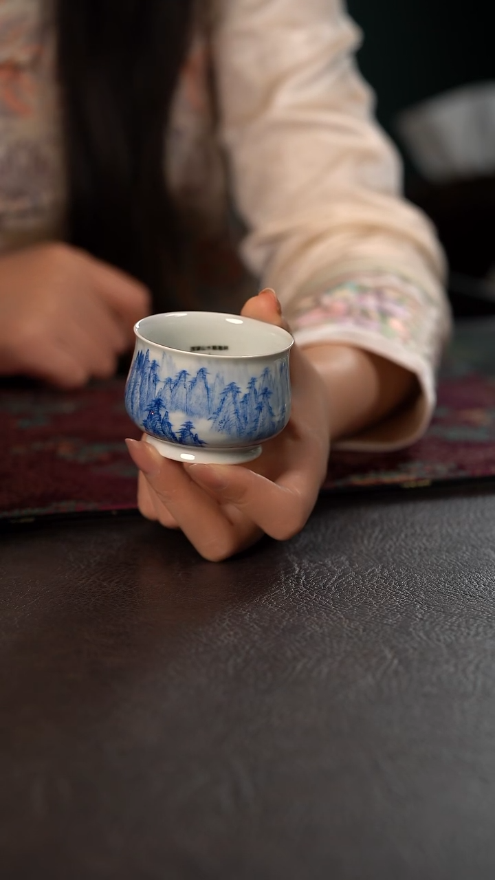 聚澜堂国画山水憨憨杯