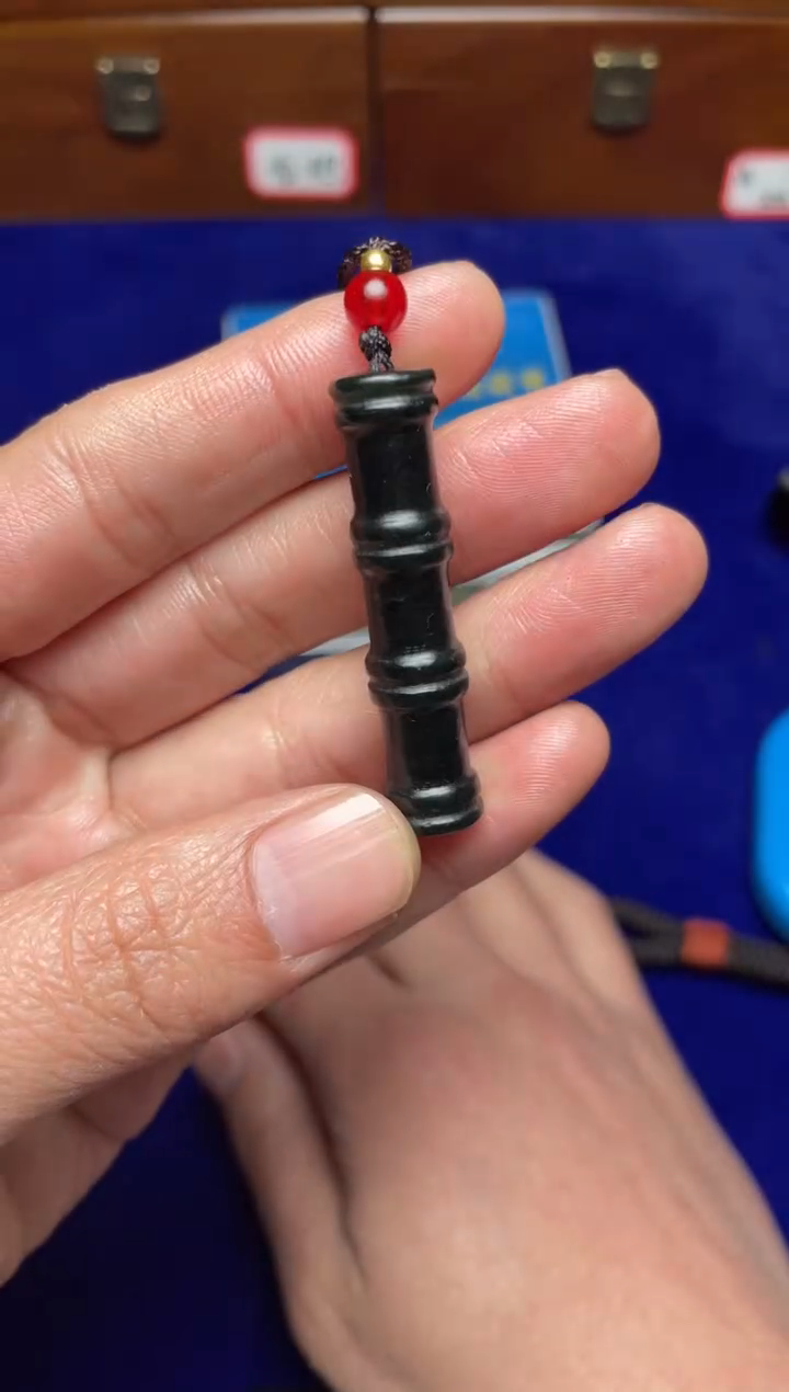 未镶嵌和田玉挂件滔**绝和田玉