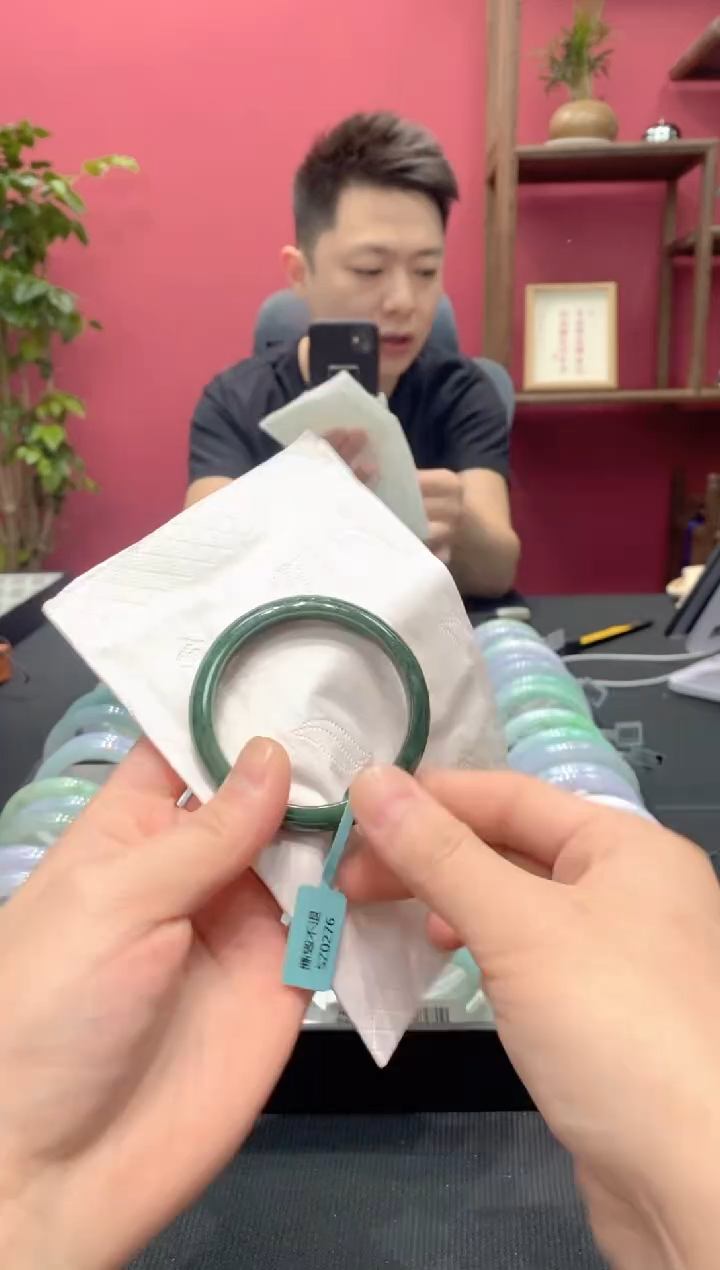 【闪购商品】翡翠手镯未镶嵌00004420