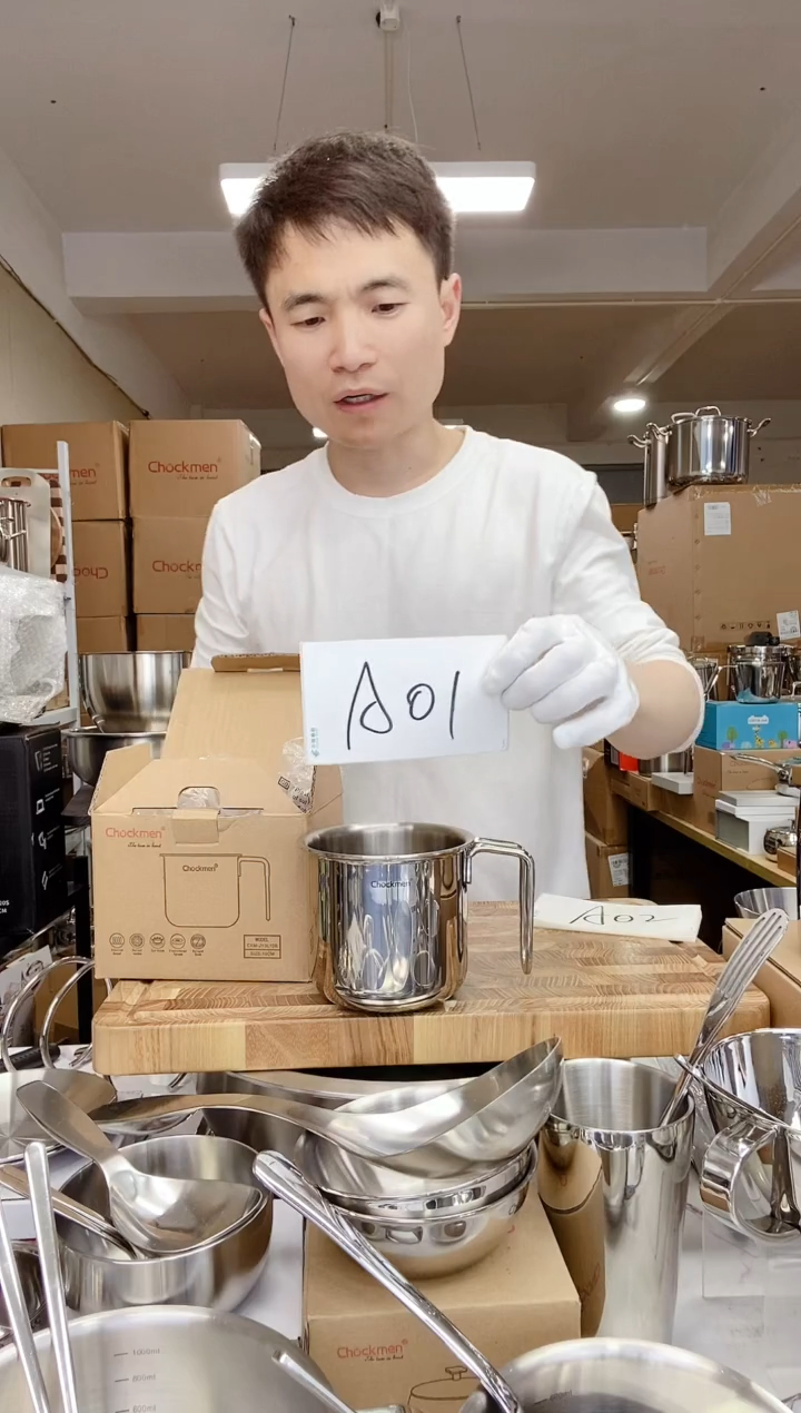 A01 微瑕10cm热奶杯