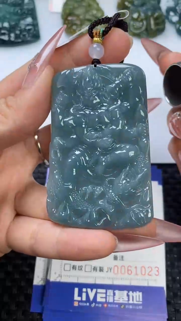 【闪购商品】翡翠颈饰未镶嵌11111111111111111