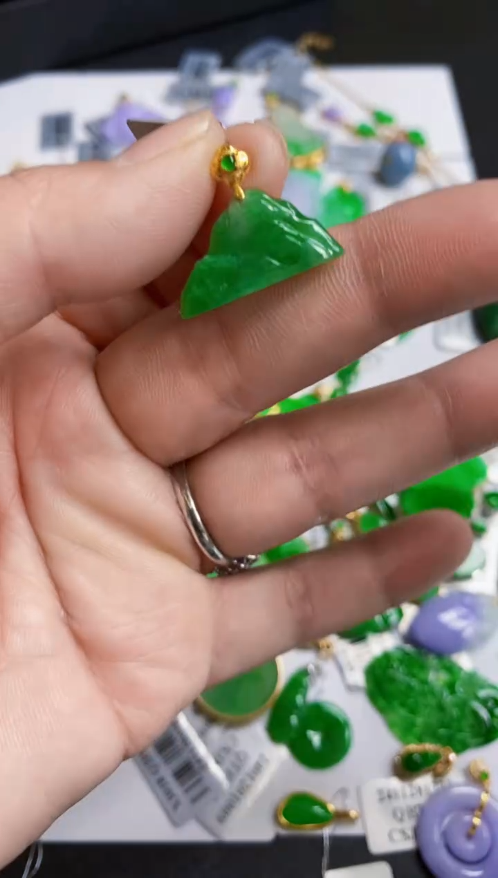 【闪购商品】翡翠颈饰18K金镶嵌吊坠