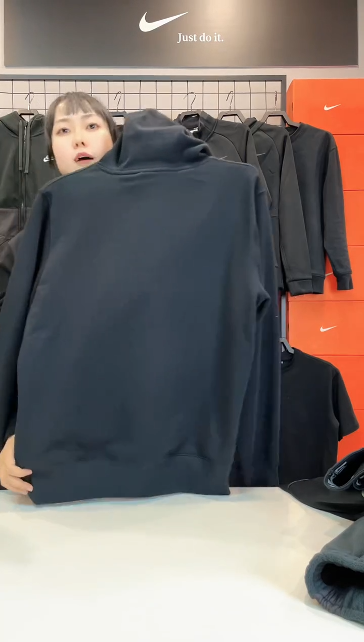 3867黑色连帽卫衣M码110斤-130斤不退换 