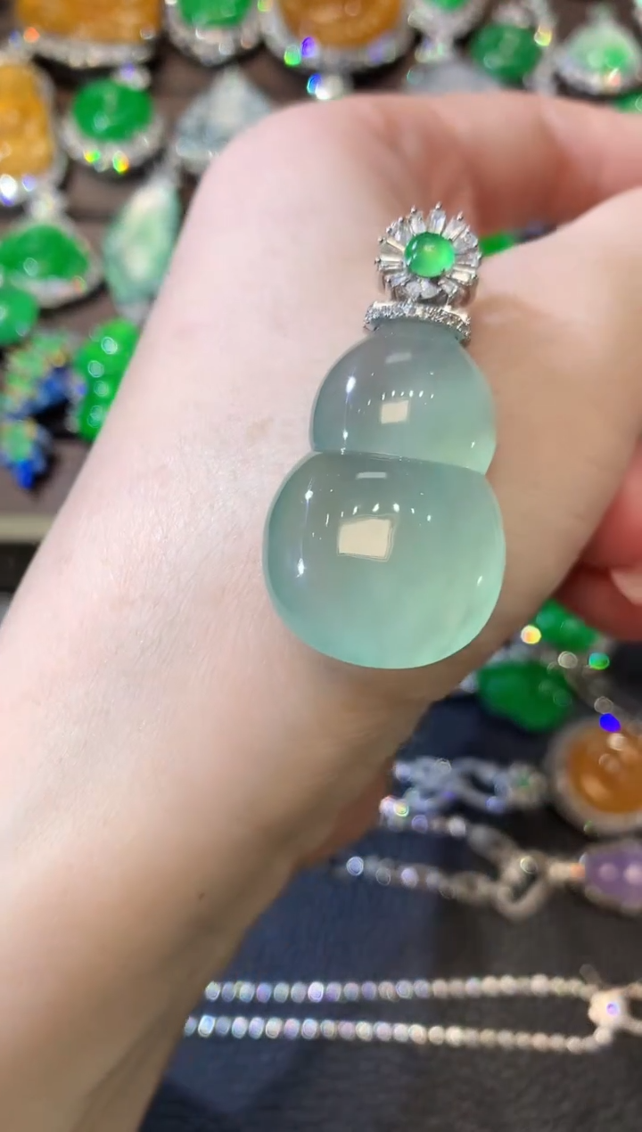 【闪购商品】翡翠吊坠(不含链)18K金镶嵌C24 