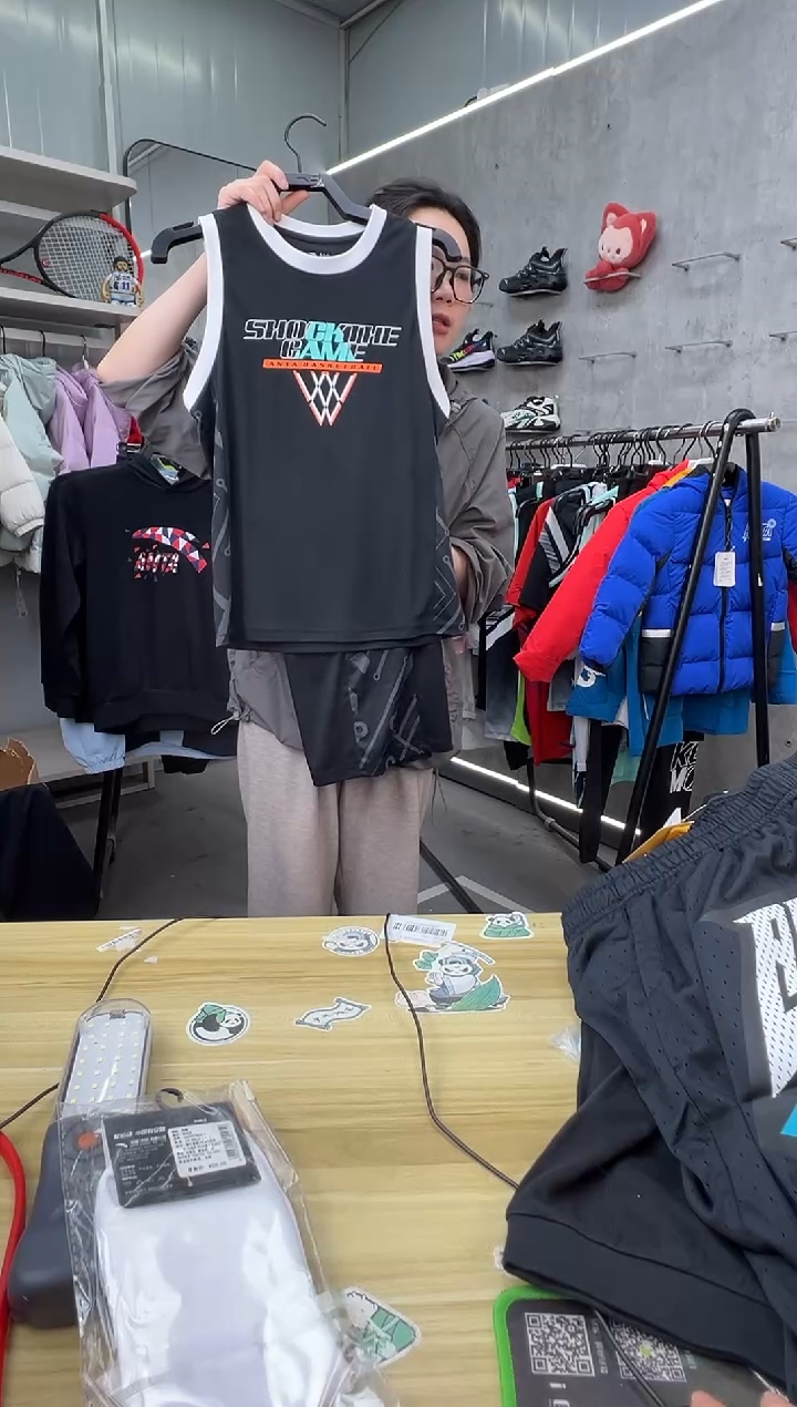 【闪购商品】安踏儿童衣服尺码：165