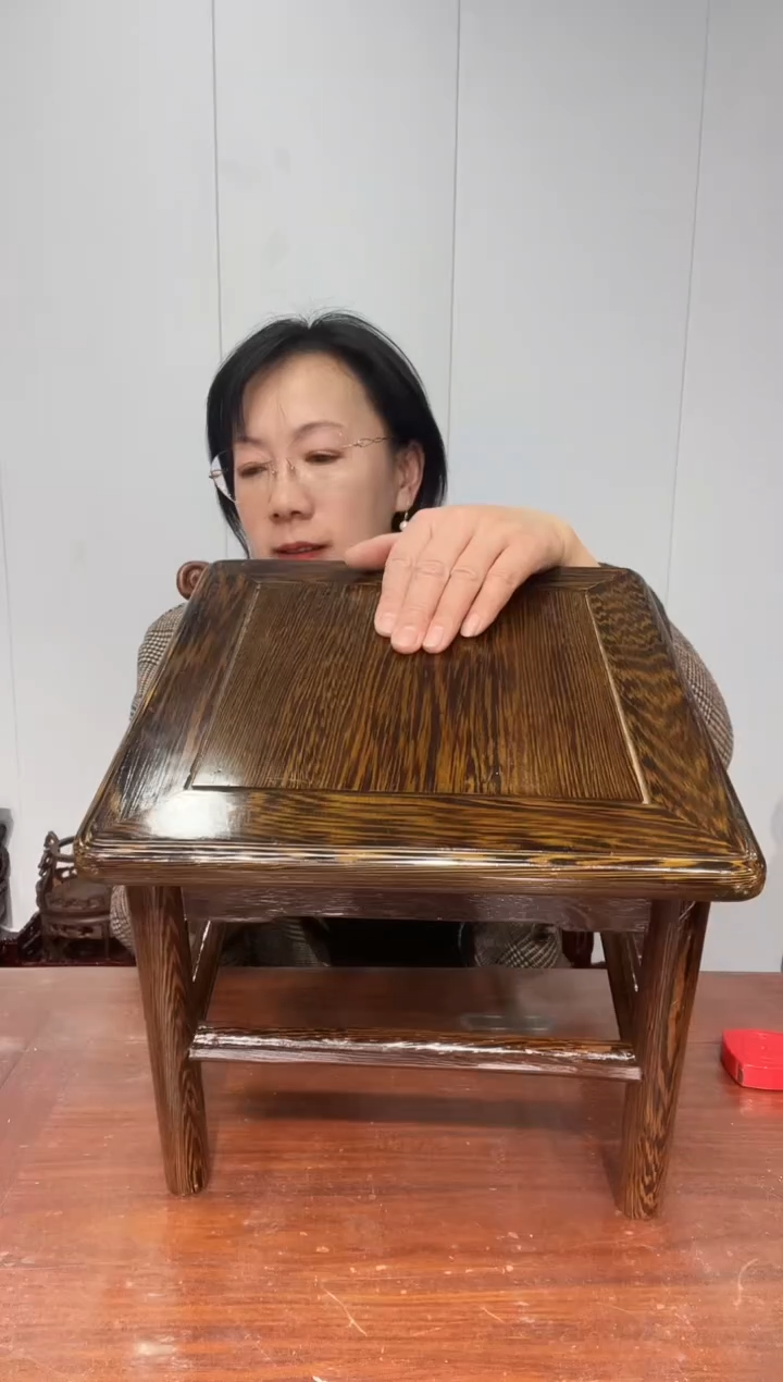 木鸡翅木正方板凳28*28*26