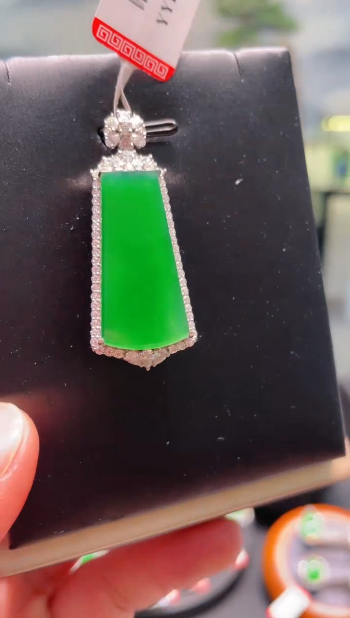【闪购商品】翡翠颈饰18K金镶嵌A57天然A货翡翠