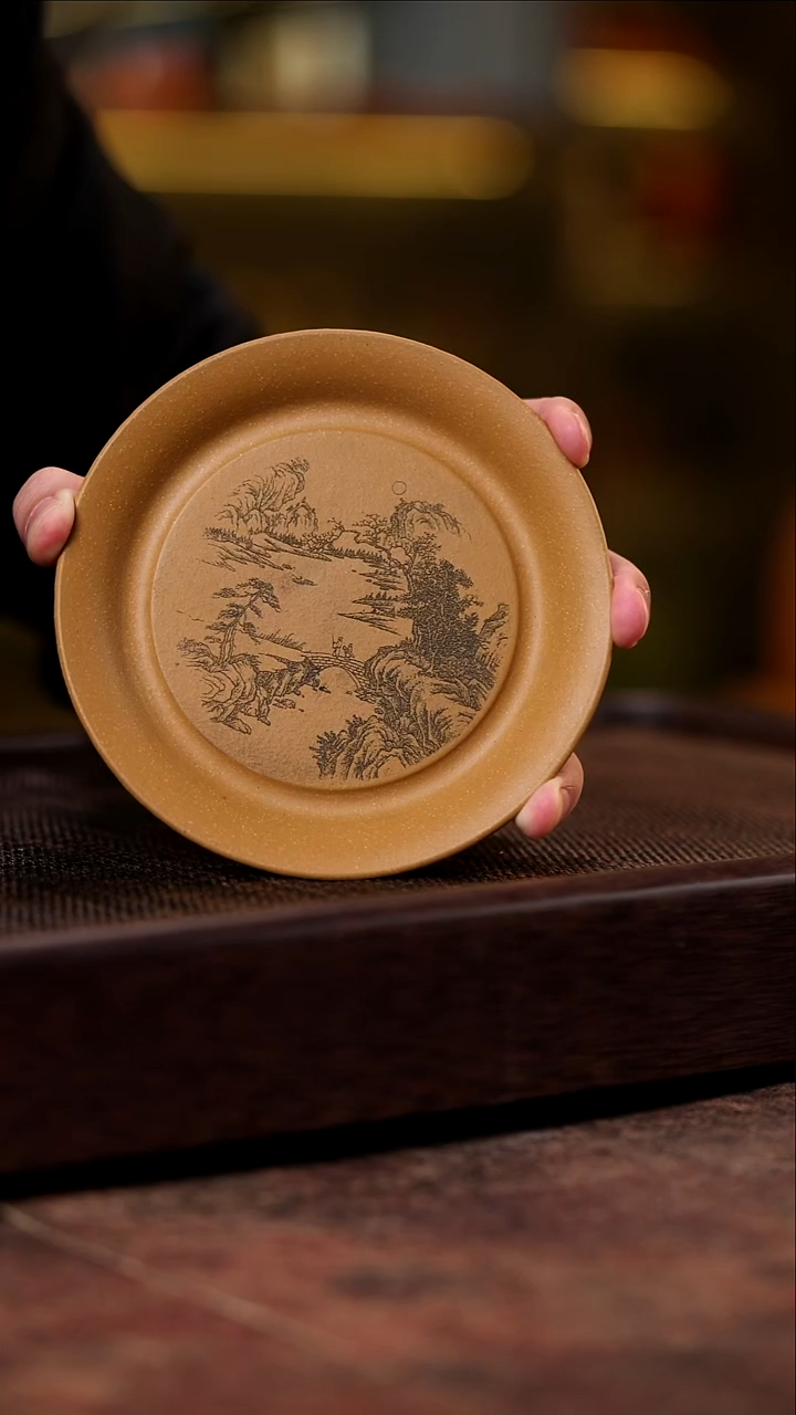 宜兴紫砂山水壶承