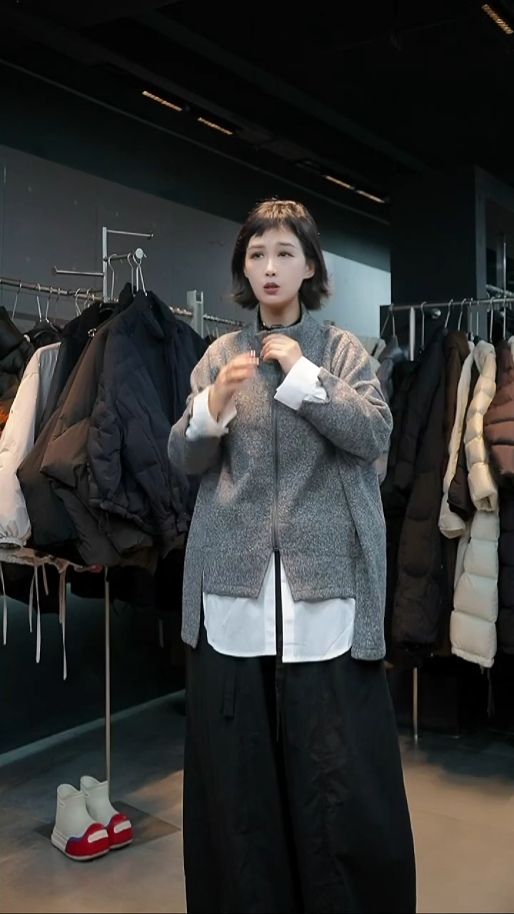 灰色灰色灰色灰色