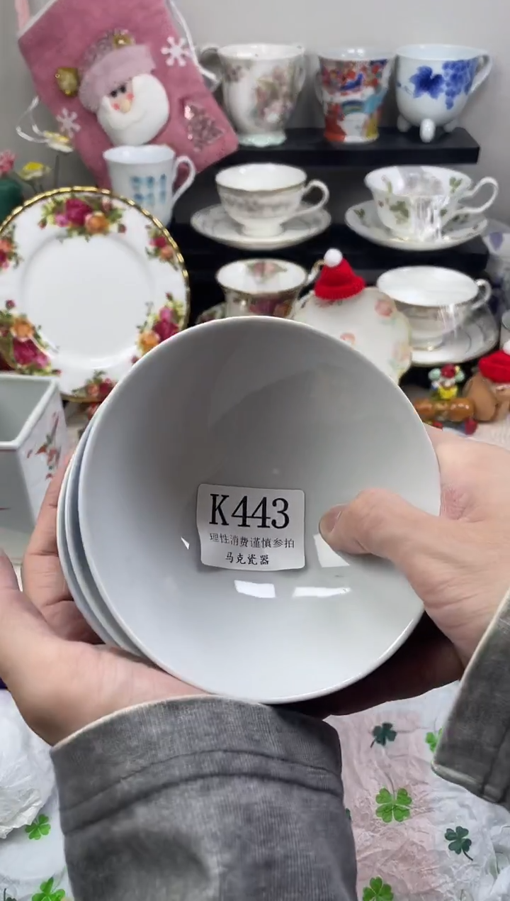 瓷片w**姐                K443