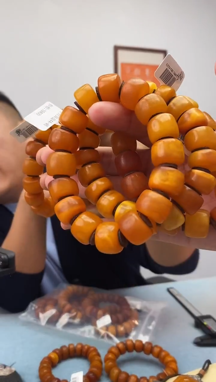 琥珀未镶嵌珠宝奇石假一罚十，中好多样性发一件044