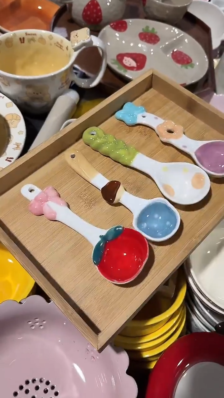 陶瓷4个勺子微瑕 凑满20元包邮