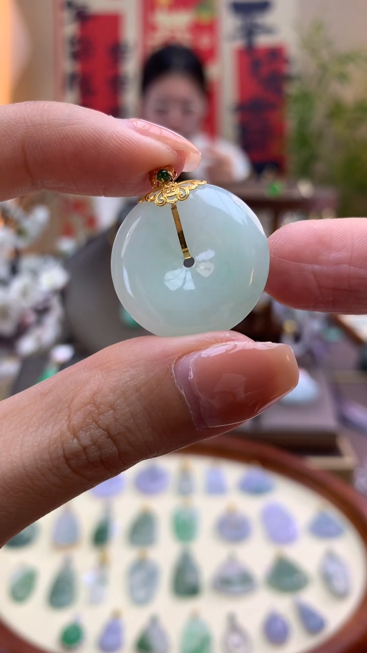 【闪购商品】翡翠颈饰18K金镶嵌平安扣