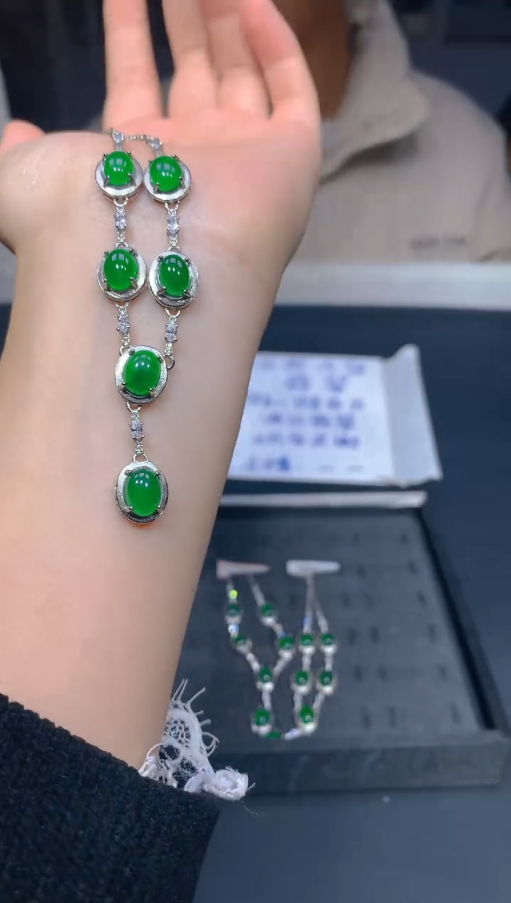 【闪购商品】定制翡翠未镶嵌56多样性发货(发其一）