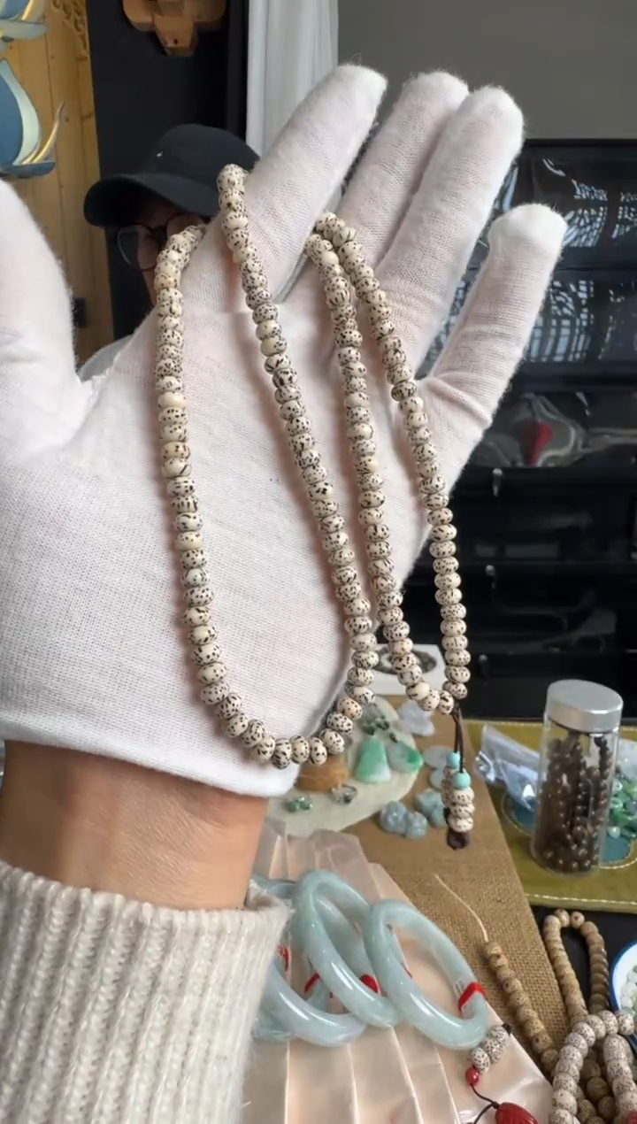 未镶嵌挂件翡翠手串