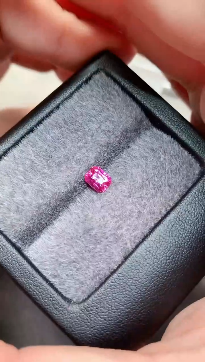 【闪购商品】蓝宝石裸石未镶嵌1ct无烧粉蓝宝吉尔德FXX
