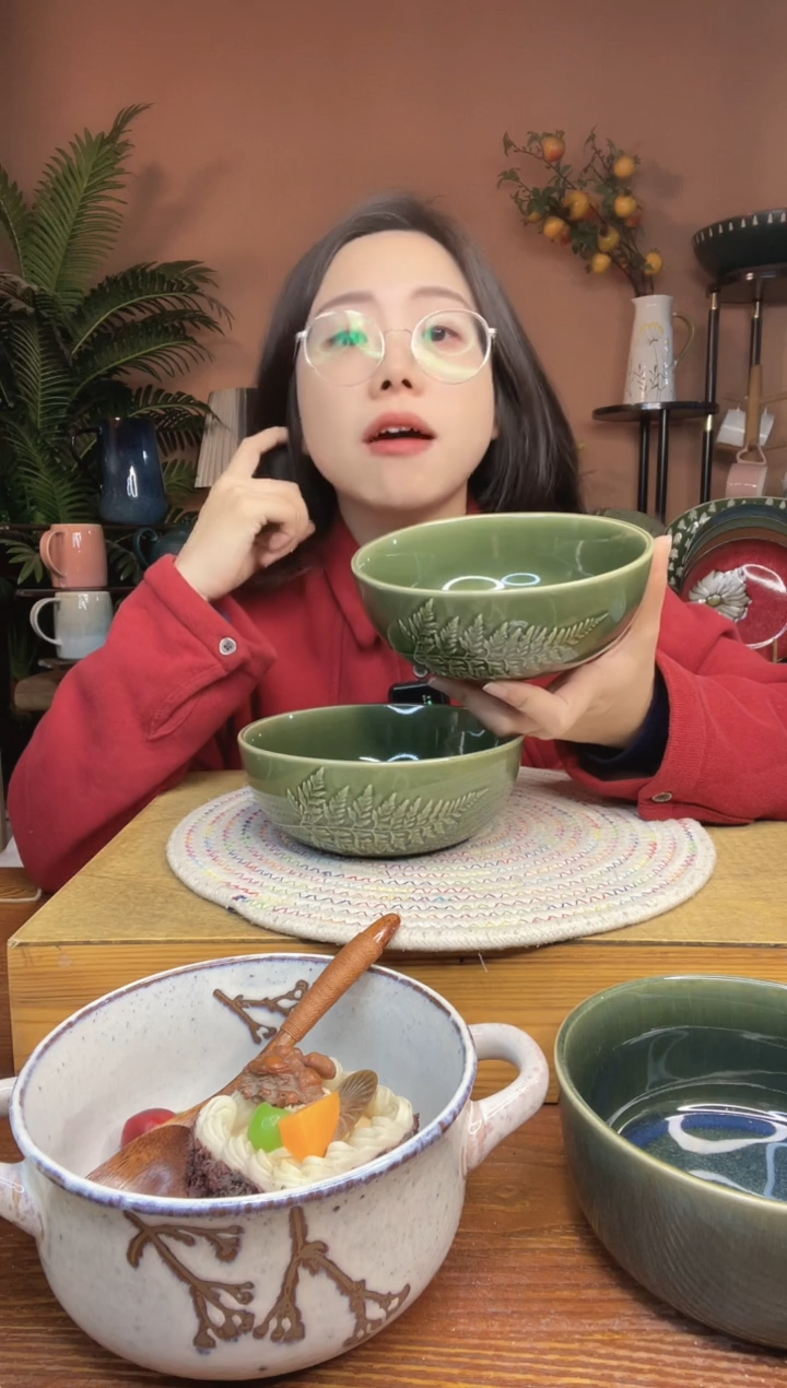 陶瓷6.3英寸绿色浮雕面碗 2件 微瑕疵