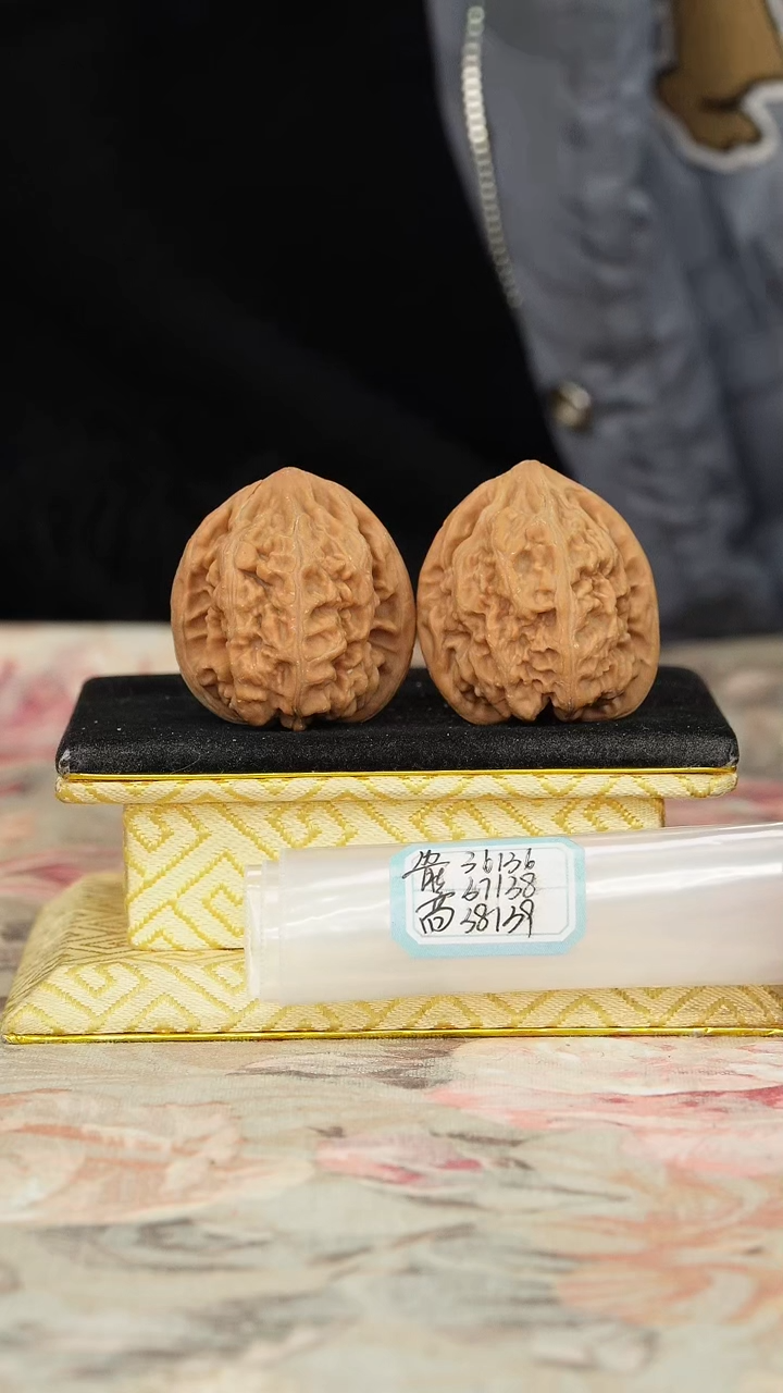 【闪购商品】文玩核桃把件马蹄