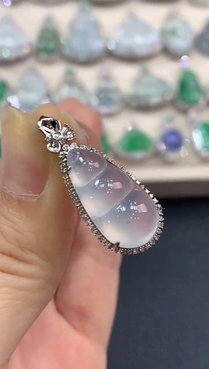 【闪购商品】翡翠吊坠(不含链)18K金镶嵌 B84